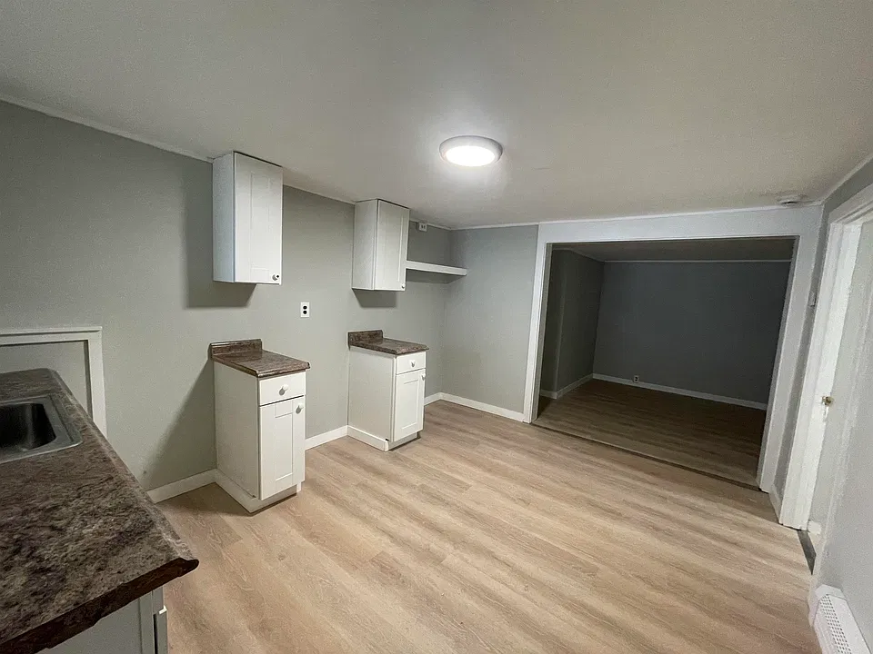 52 Chestnut Ave #2