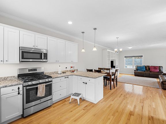 4th image of 1 Sadler Ave #1