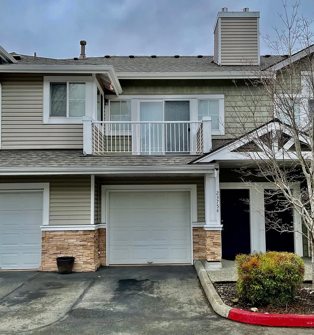 $500-off 1-month's rent! 2 Bed / 1 bath townhome at Summerhill Village in Issaquah $2,695/month — Photo 1