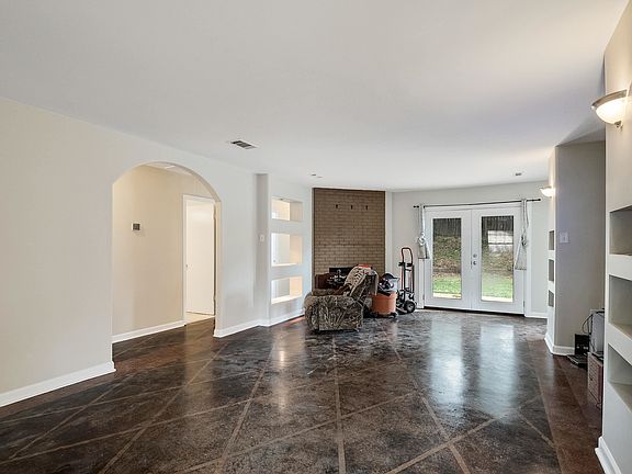 3rd image of 7935 Carol Elaine Cir