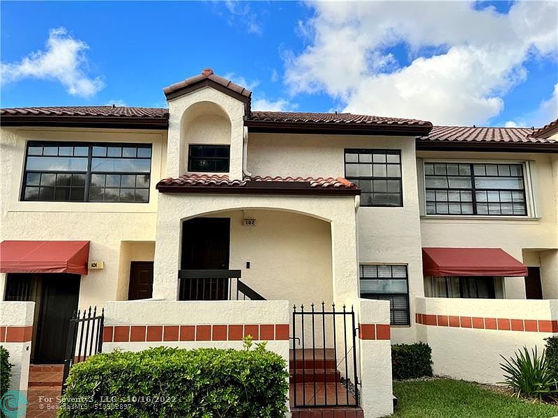 1st image of 102 Freedom Ct #102