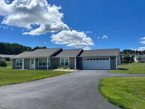 5085 Liberty Dr, Traverse City, MI 49685