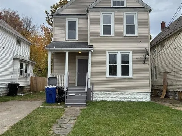 2113 W 104th St, Cleveland, OH 44102