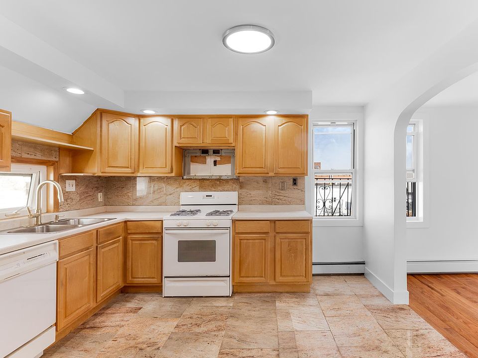 1st image of 63 Bay 17th St Floor 3