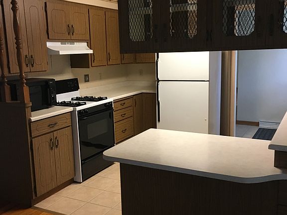 Kitchen with sit at counter 