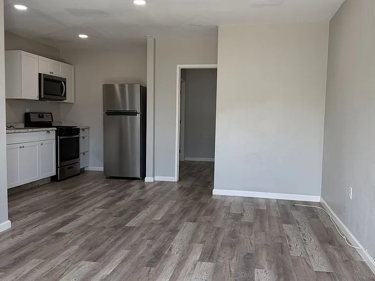 12223-12227 Woodside Ave #12227-B — Photo 4