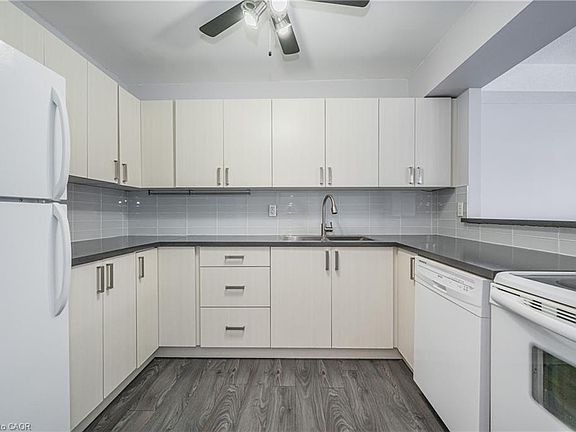 3rd image of 18 Holborn Ct #211