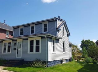 321 Washington St, Savanna, IL 61074