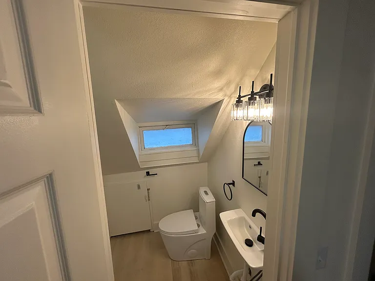 404 Maple St #4 — Photo 3