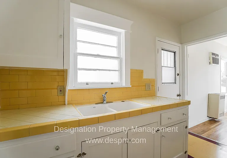 4619 1/2 Eagle Rock Blvd — Photo 11