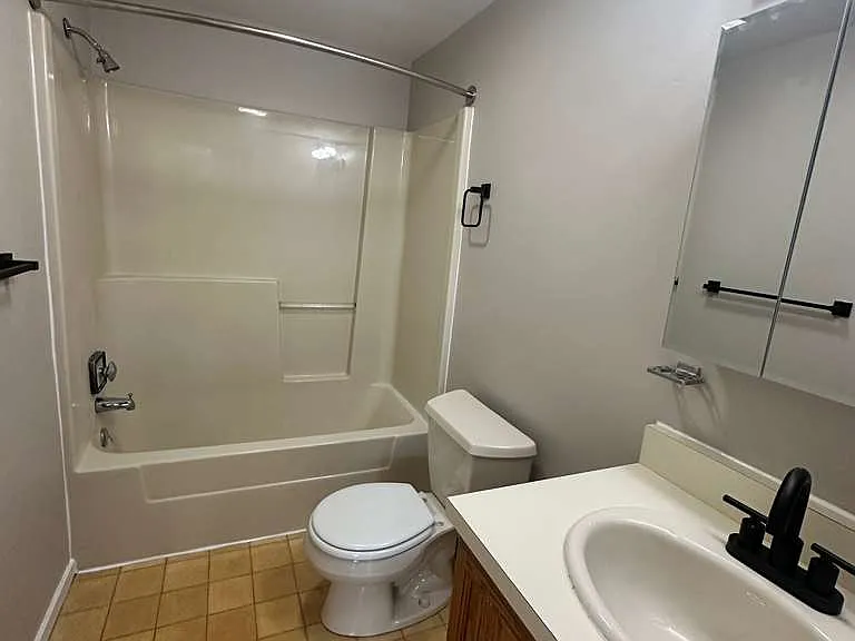 101A Whiting St #1D — Photo 7