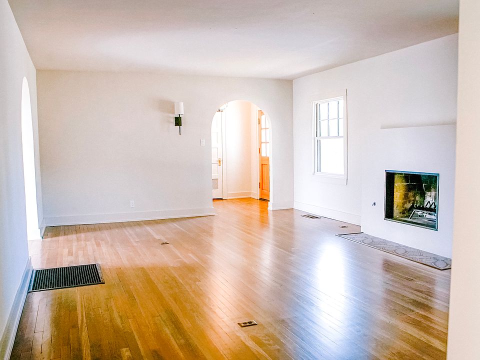 Click on Virtual Tour below