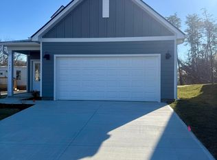 7427 Sun Blossom Ln #302, Strawberry Plains, TN 37871