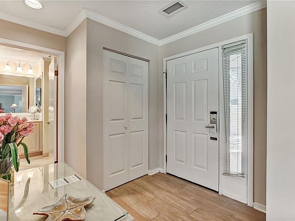5th image of 2318 Boxwood Ln #2318/2320