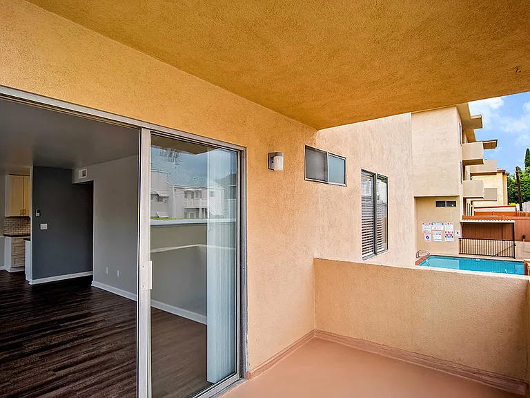 Los Robles Apartments — Photo 35
