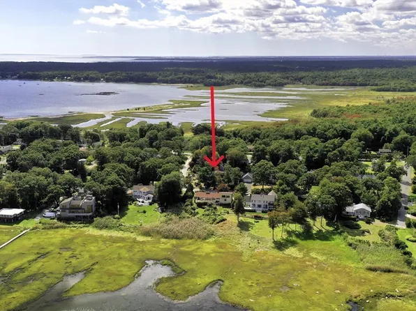 15 Arrowhead Ln, Marion, MA 02738