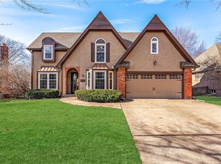 13644 S Sycamore St, Olathe, KS 66062