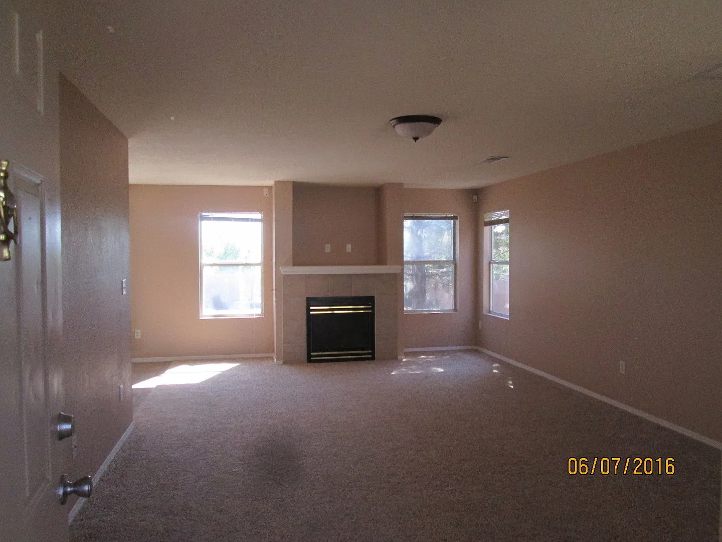 Four Bedroom 2 1/2 bath 2 level 2150SF Ventana Ranch NW — Photo 2