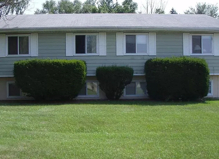 1548 Burcham Dr — Photo 4