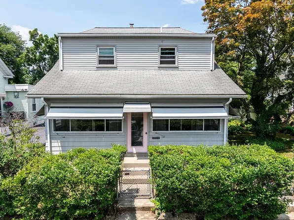 78 Darlingdale Ave, Pawtucket, RI 02861