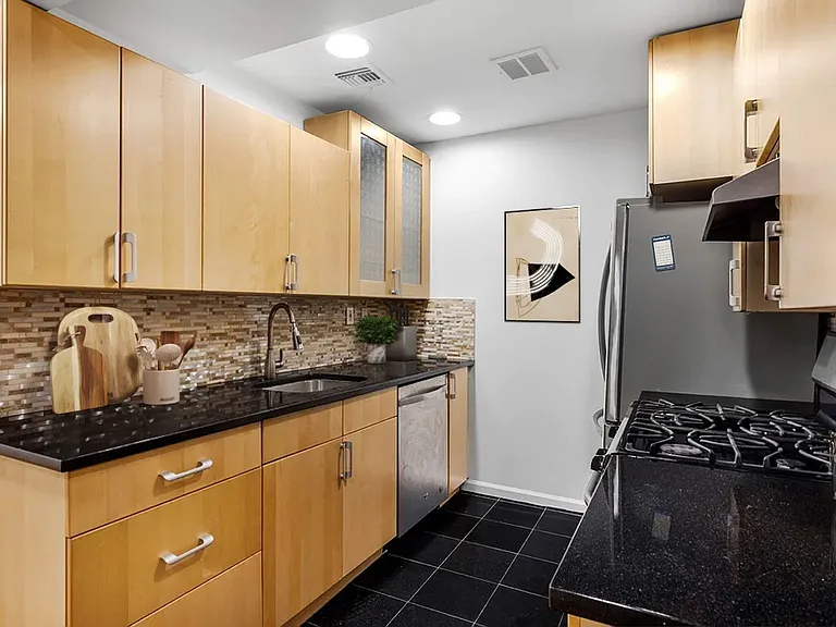 69 Leonard St #3B — Photo 6