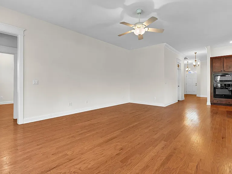 3688 Maidstone Dr — Photo 11