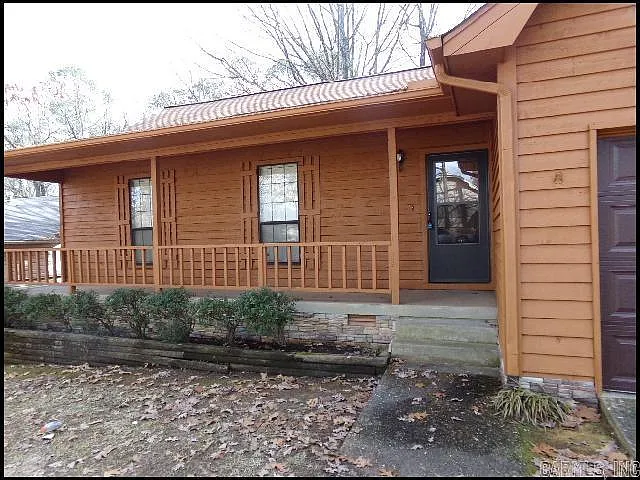 3 bed, 2.0 bath, 1360 sqft, $1,500 — Photo 2