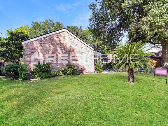 4th image of 8031 Bayou Forest Dr