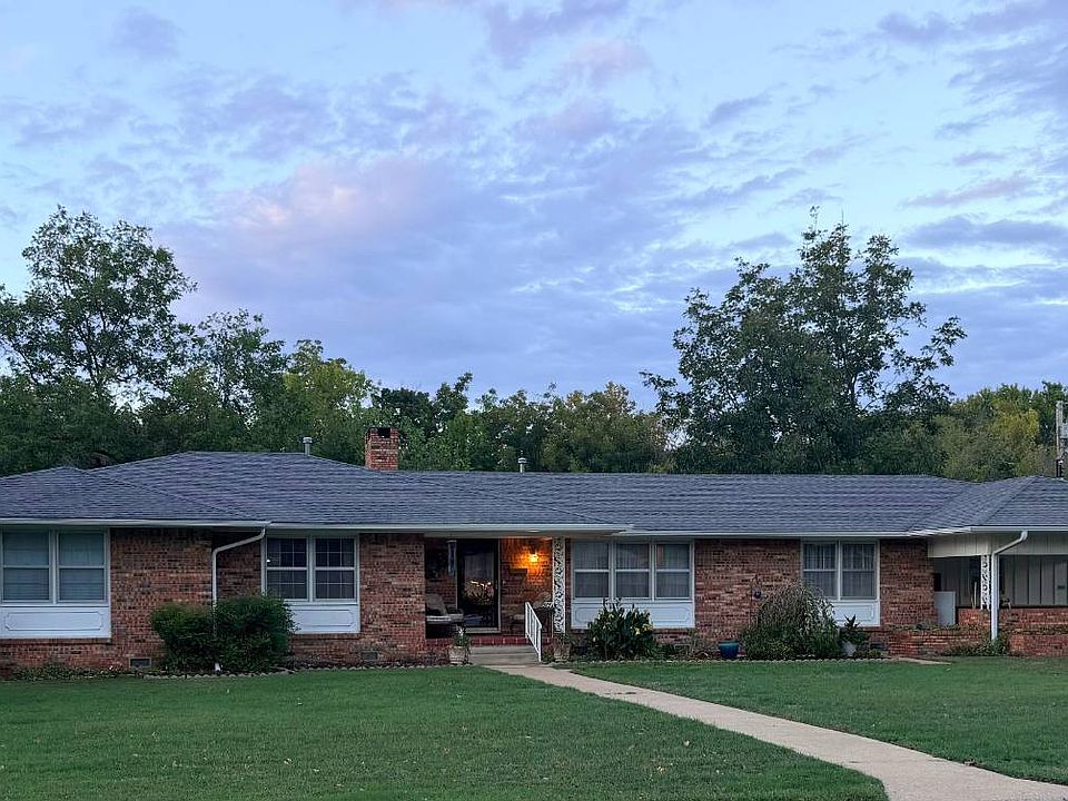 1st image of 909 Brookside Dr
