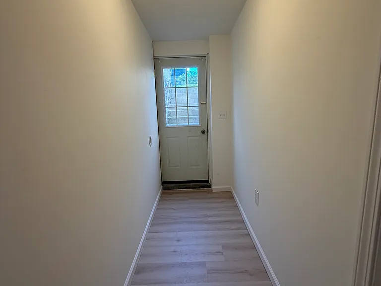 295 Maple Dr — Photo 11