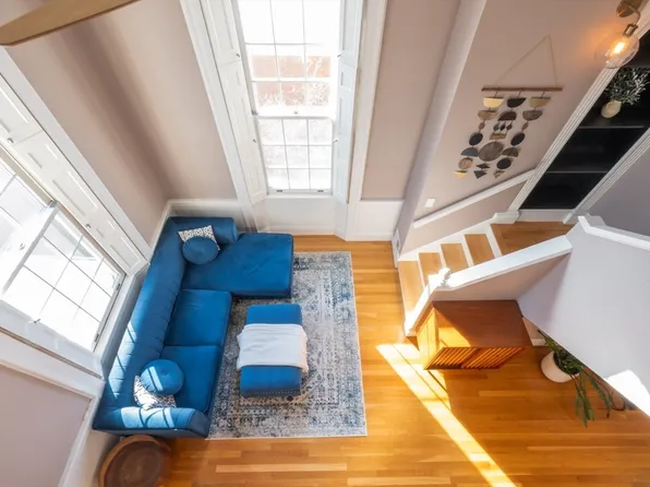 129 Essex St Unit 8, Salem, MA 01970