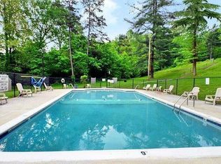 228 W Vanderbilt Dr, Oak Ridge, TN 37830