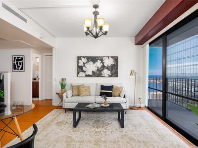 225 Queen St APT 22E, Honolulu, HI, 96813