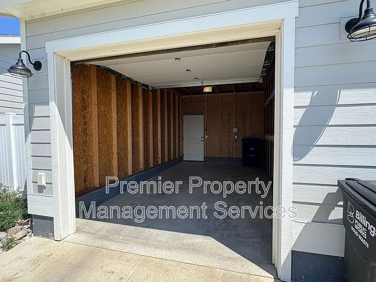 1678 Saint George Blvd — Photo 20