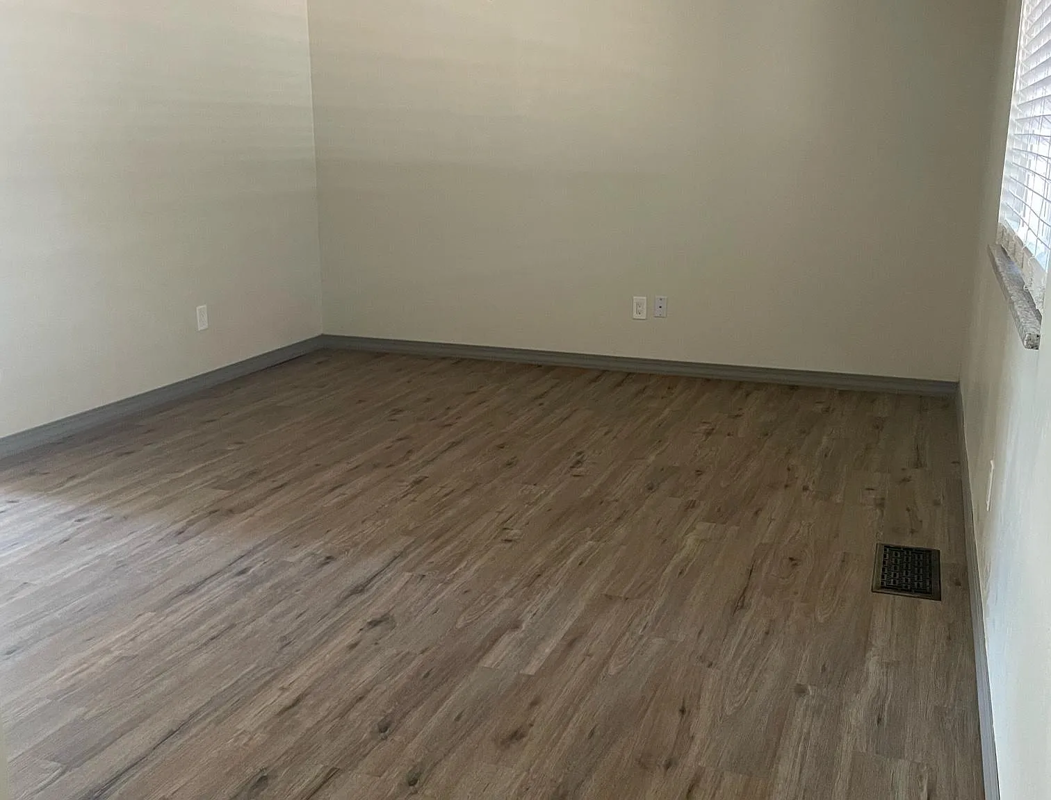 3 bed, 1320 sqft, $2,300 — Photo 4
