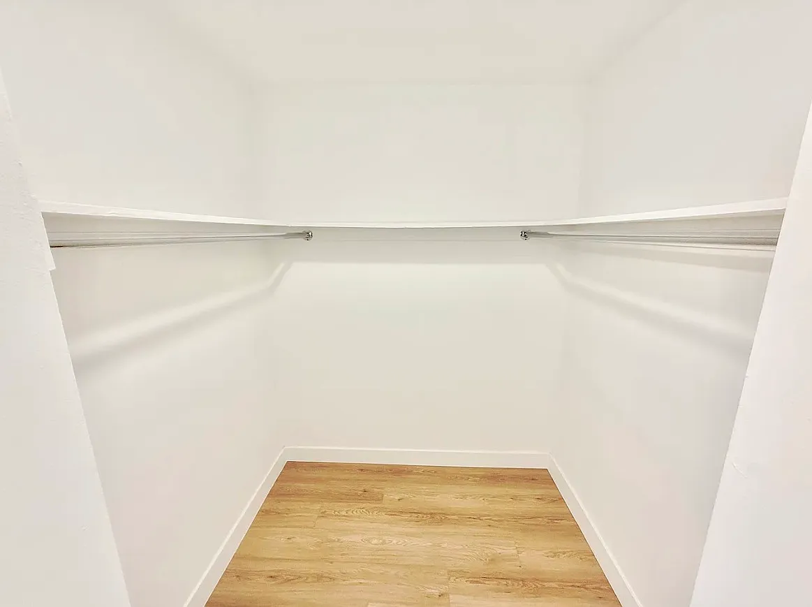 Studio, 650 sqft, $1,900 — Photo 3