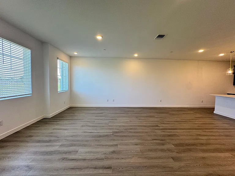 5720 Lakeview Dr — Photo 11
