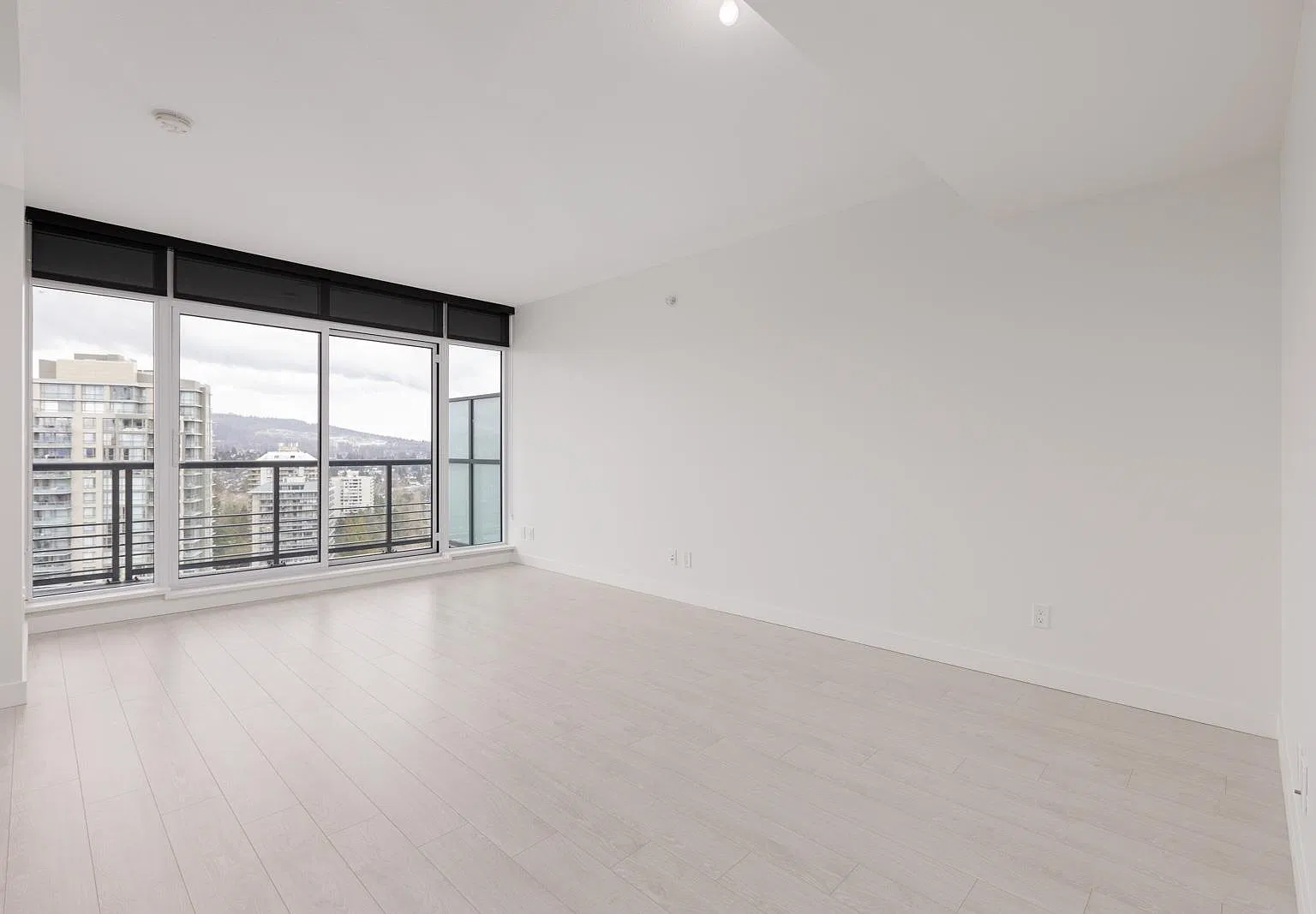 1 bed, 550 sqft, $2,300 — Photo 4