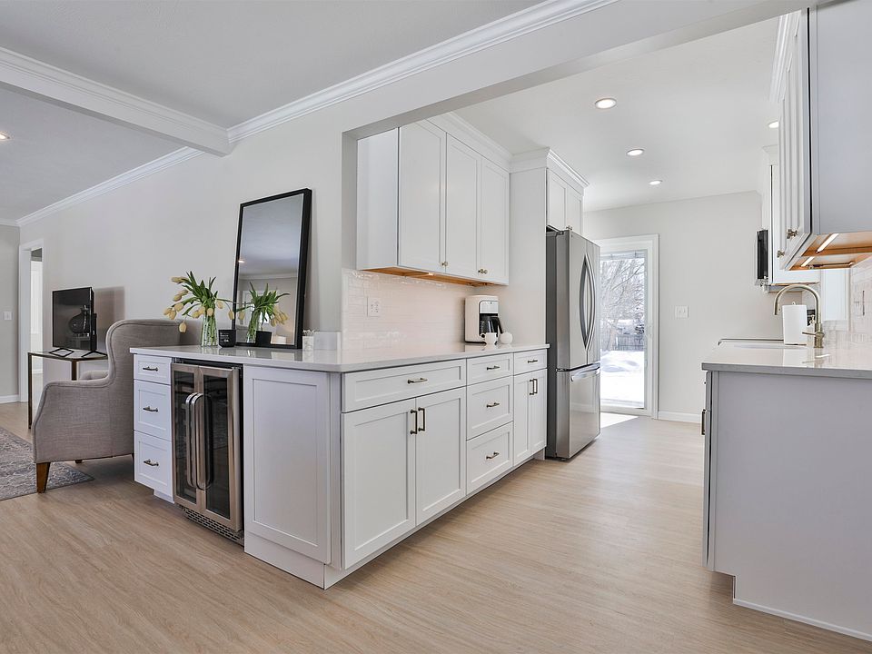2nd image of 9 Bedford Street