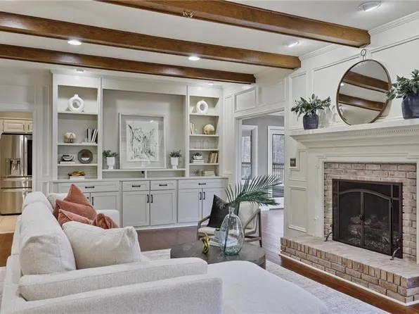 2080 Old Dominion Rd, Sandy Springs, GA 30350