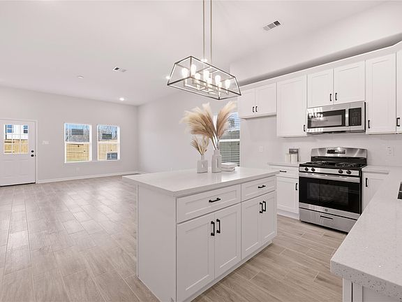 5th image of 5915 Haight St