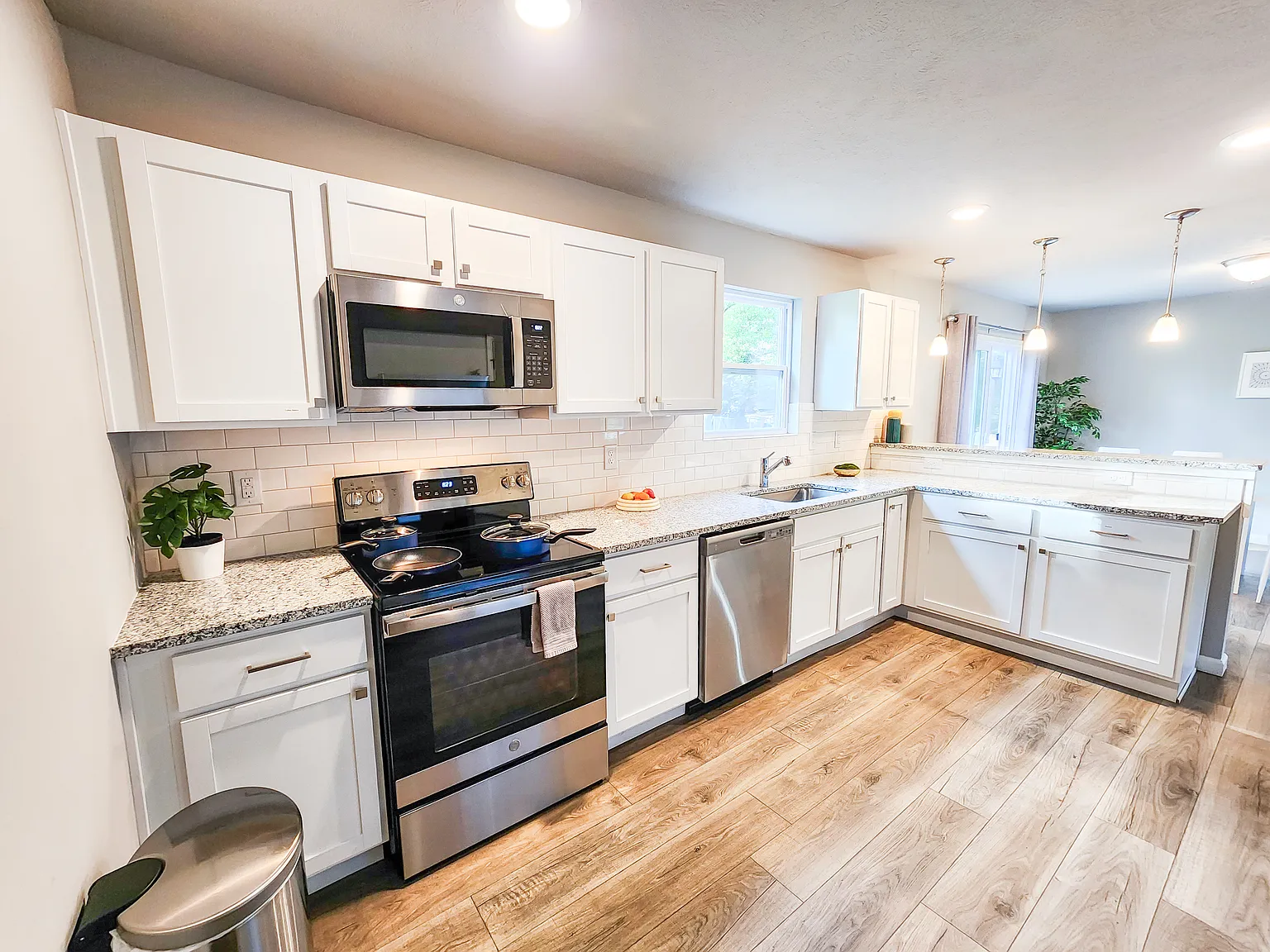 918 Forest St — Photo 4
