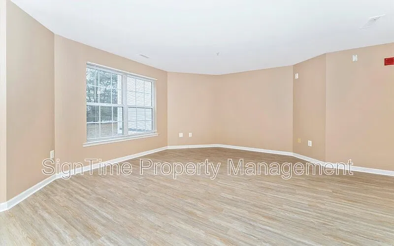 2 bed, 2.0 bath, 1100 sqft, $1,575 — Photo 4