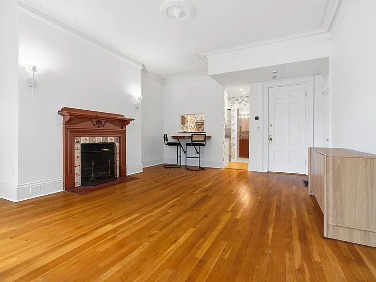 302 Commonwealth Ave #C — Photo 3