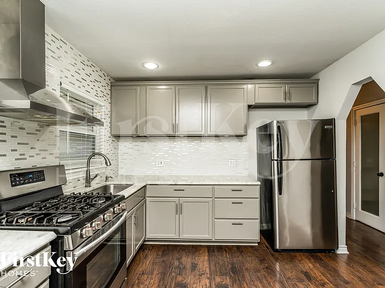 11517 Fernald Ave — Photo 7