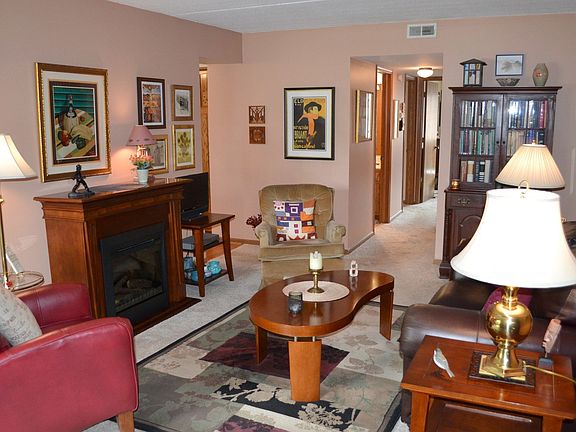 4th image of 16826 81st Ave APT 1S