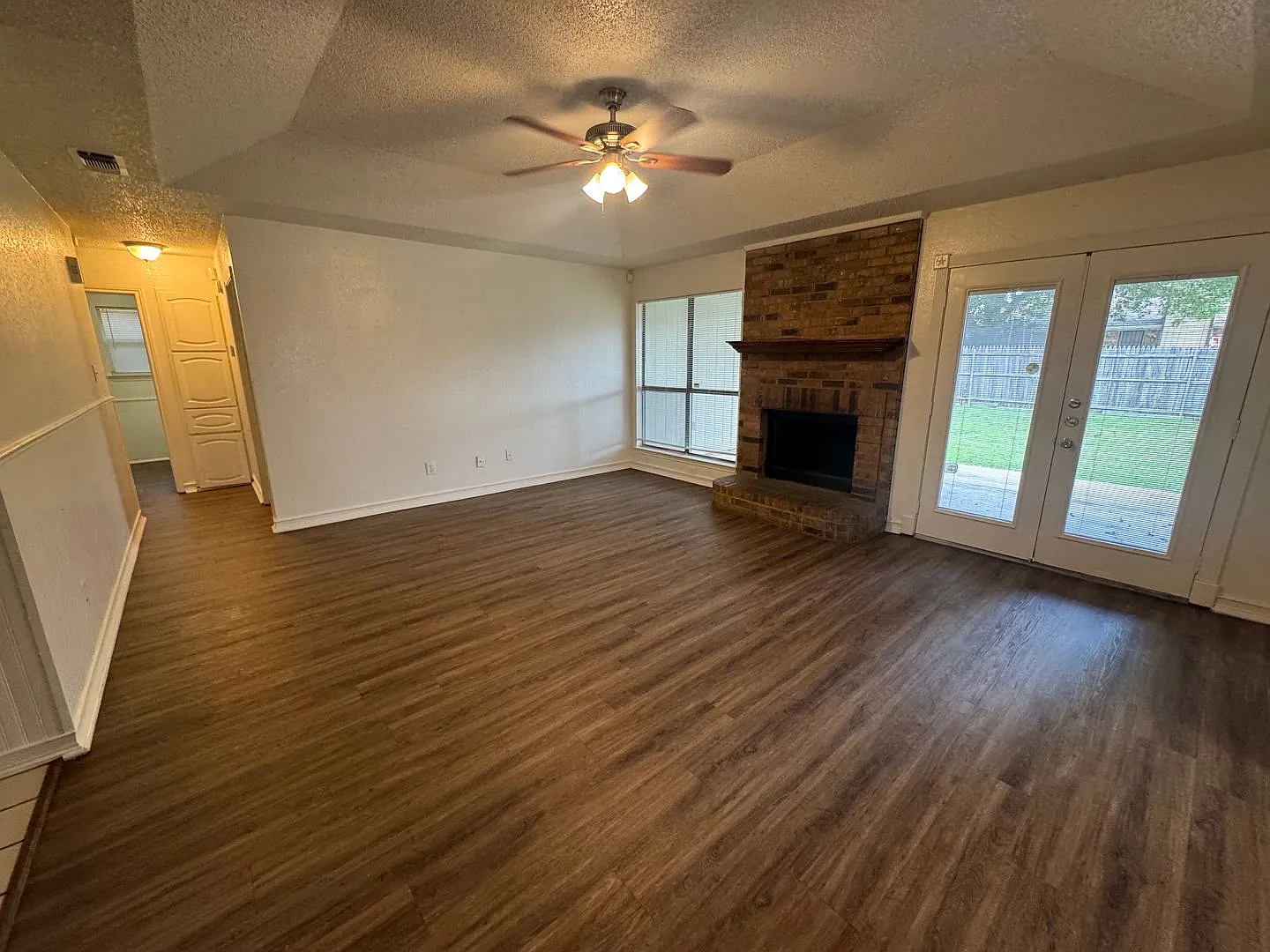 Single Story home in Crowley ISD — Photo 4