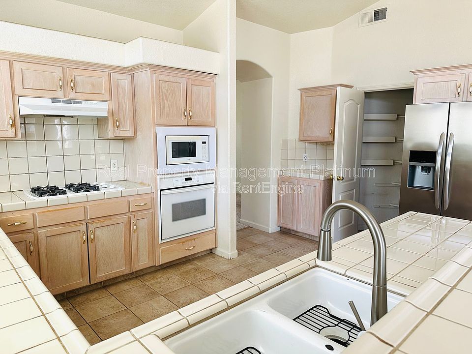 1st image of 2982 E Granada Ave