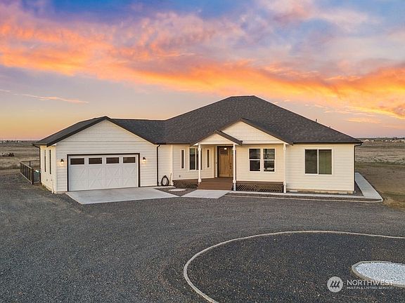 3rd image of 7325 Lake Vista Drive NE