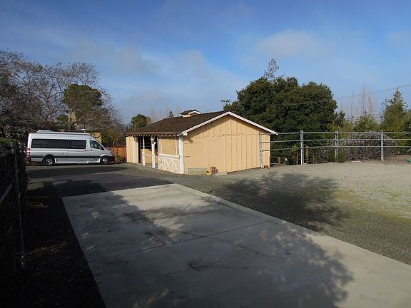 4th image of 12360 Priscilla Ln